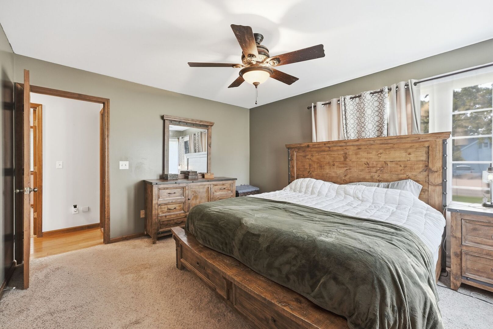 8 Woodside Avenue Property Photo 16