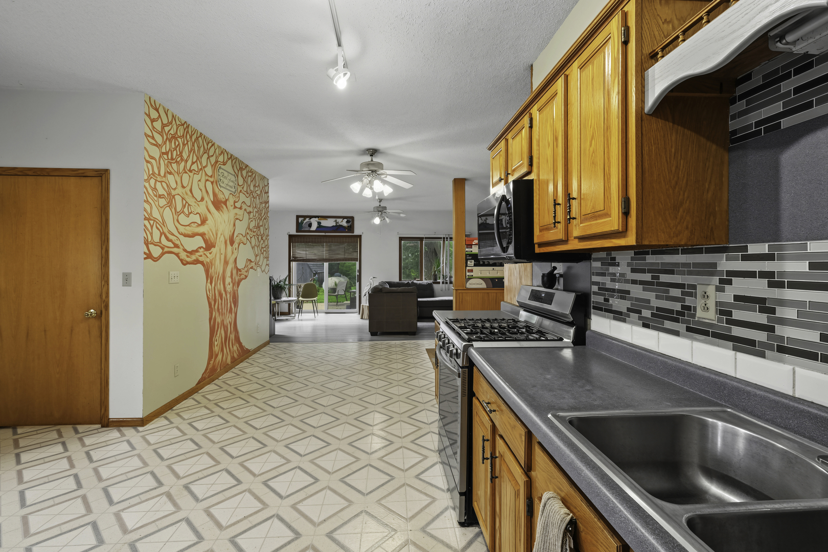 111 Broadway Street Property Photo 11