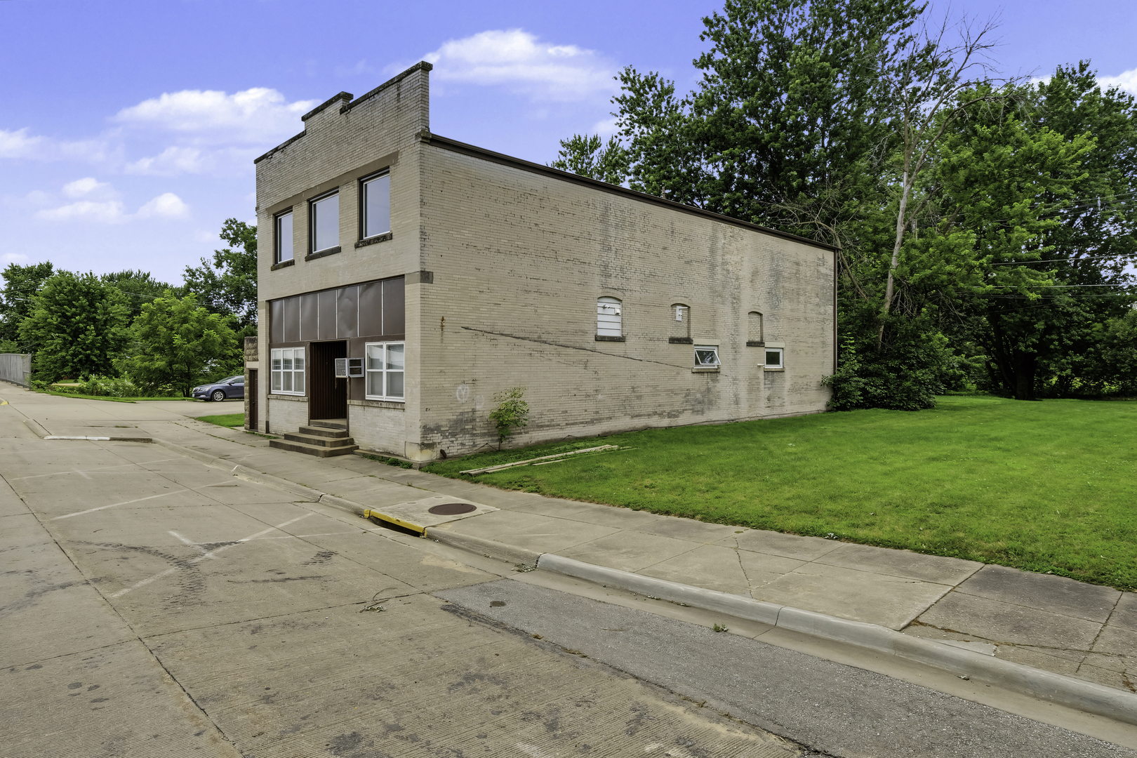 111 Broadway Street Property Photo 24