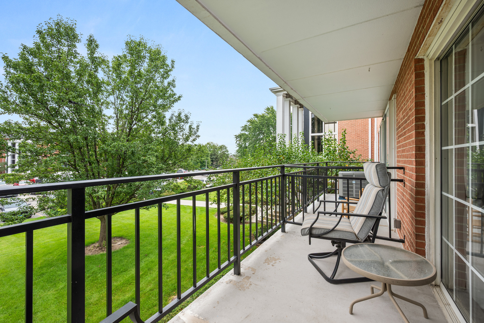 1060 N Farnsworth Avenue 1206 Property Photo 7