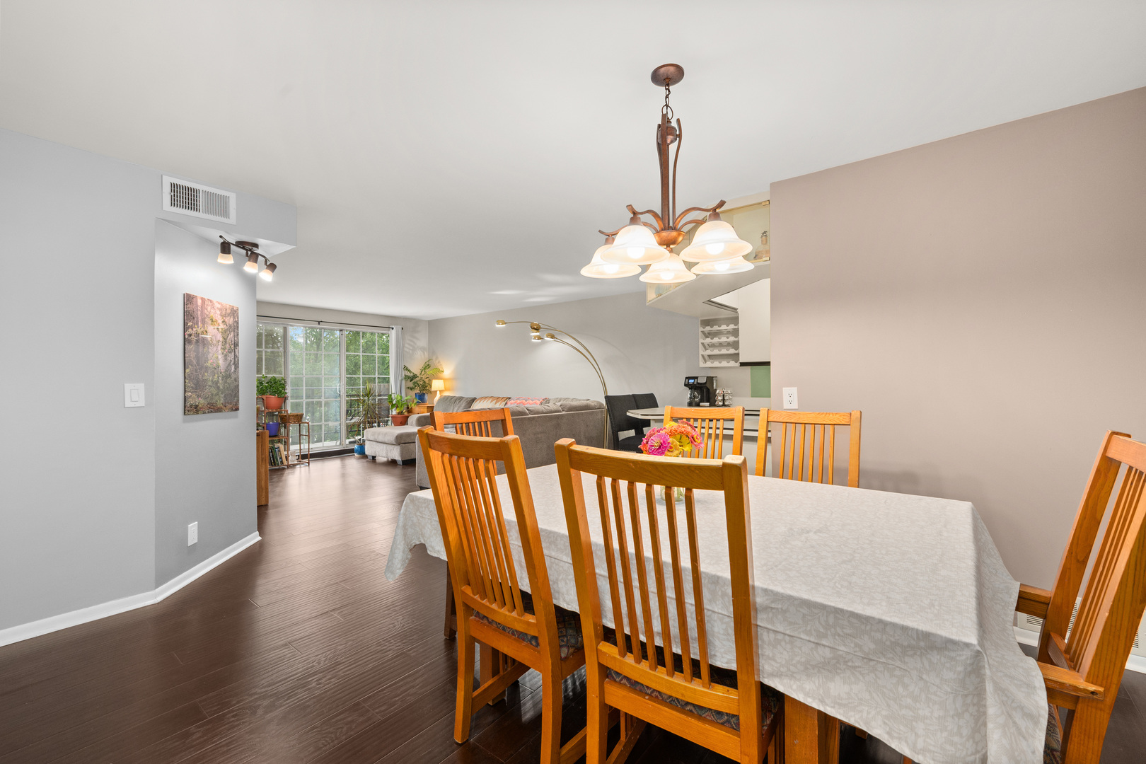 1060 N Farnsworth Avenue 1206 Property Photo 8