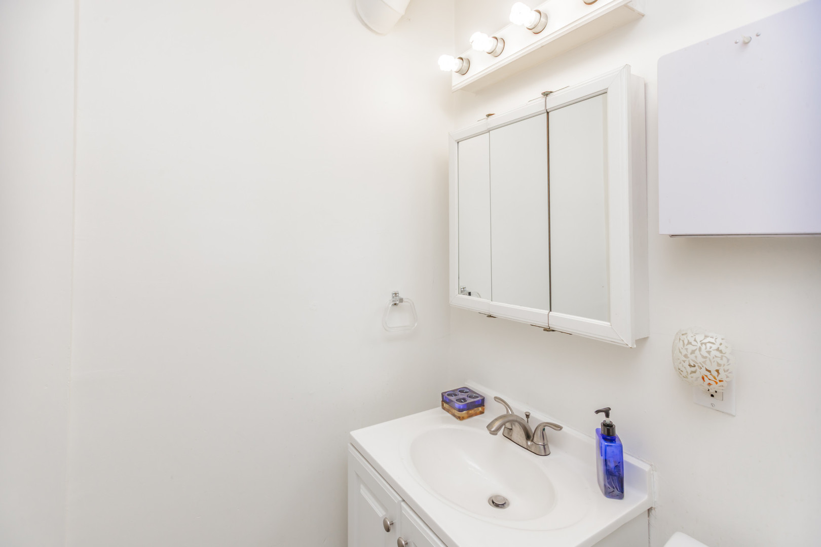 1103 N Western Avenue Property Photo 10
