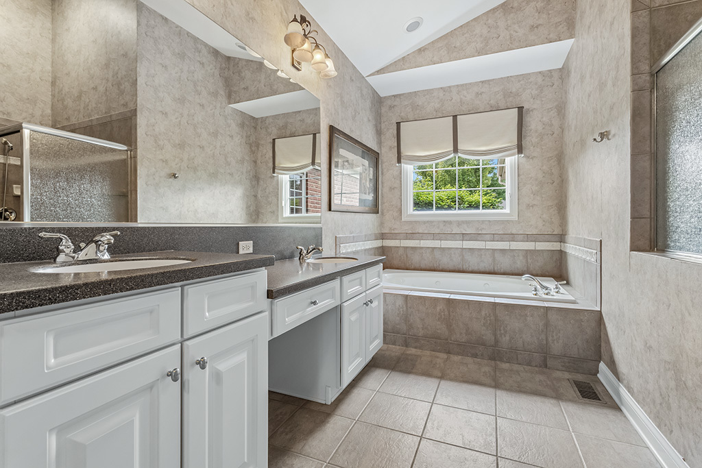 13216 Greenleaf Trail Property Photo 26