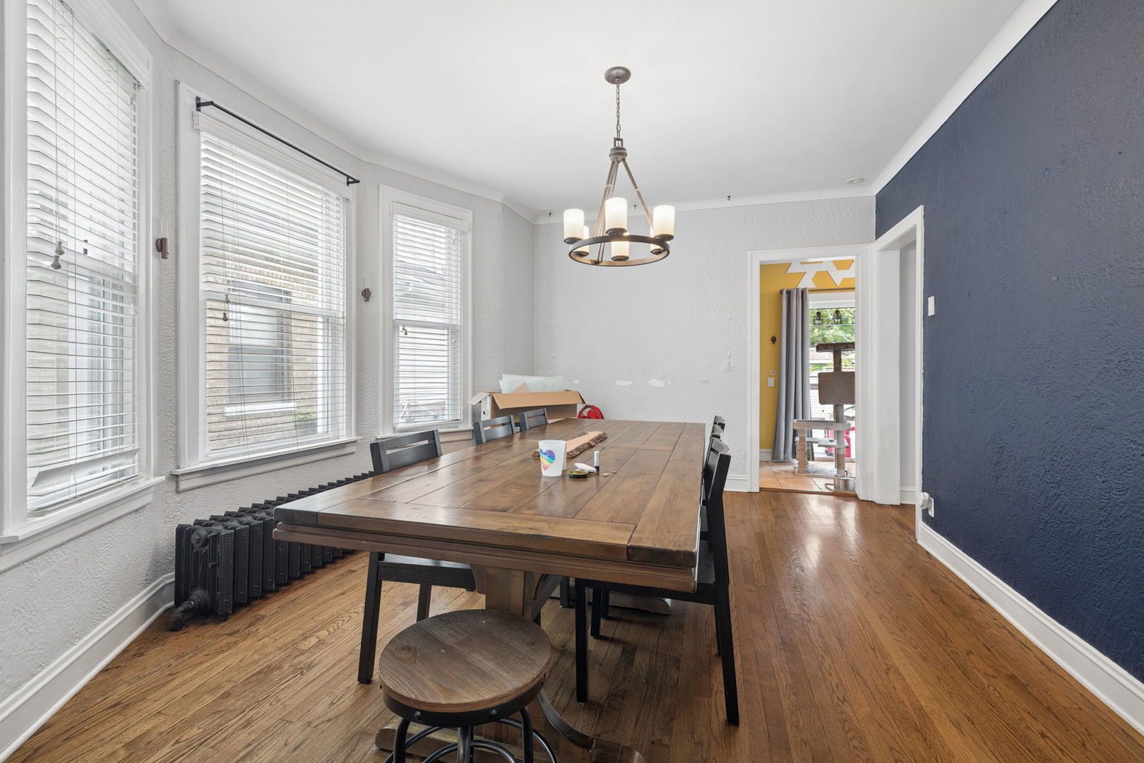 4658 N Kennicott Avenue Property Photo 7