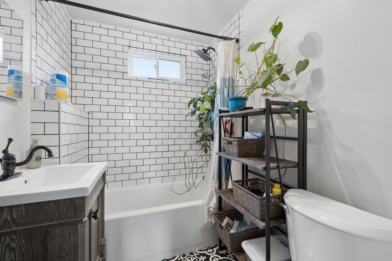 4658 N Kennicott Avenue Property Photo 15