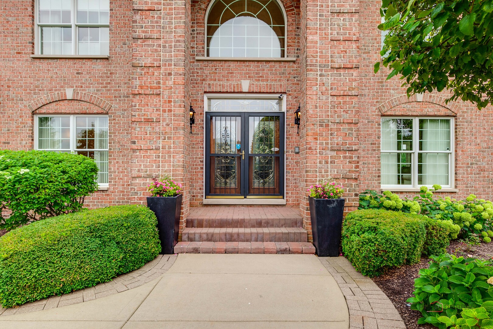 5 Hawthorn Grove Circle Property Photo 2