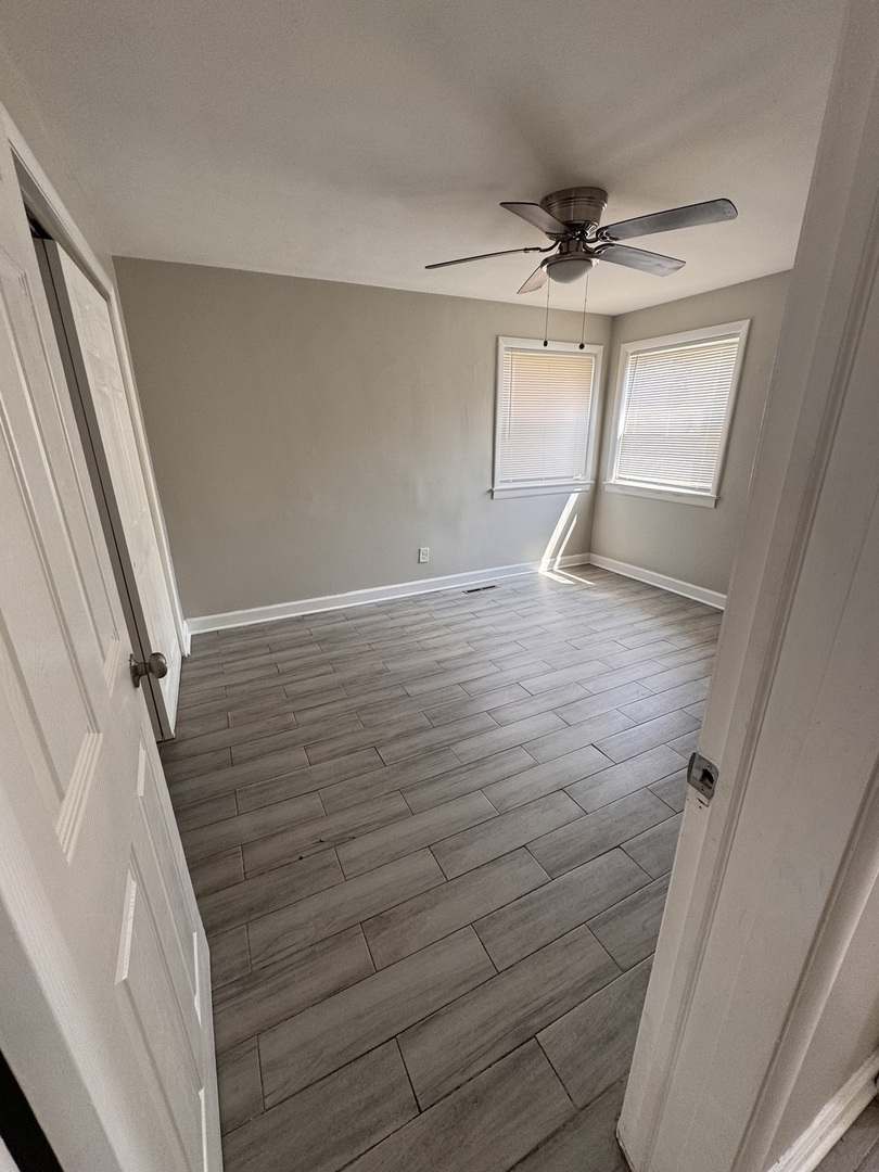18446 Torrence Avenue 1e Property Photo 9