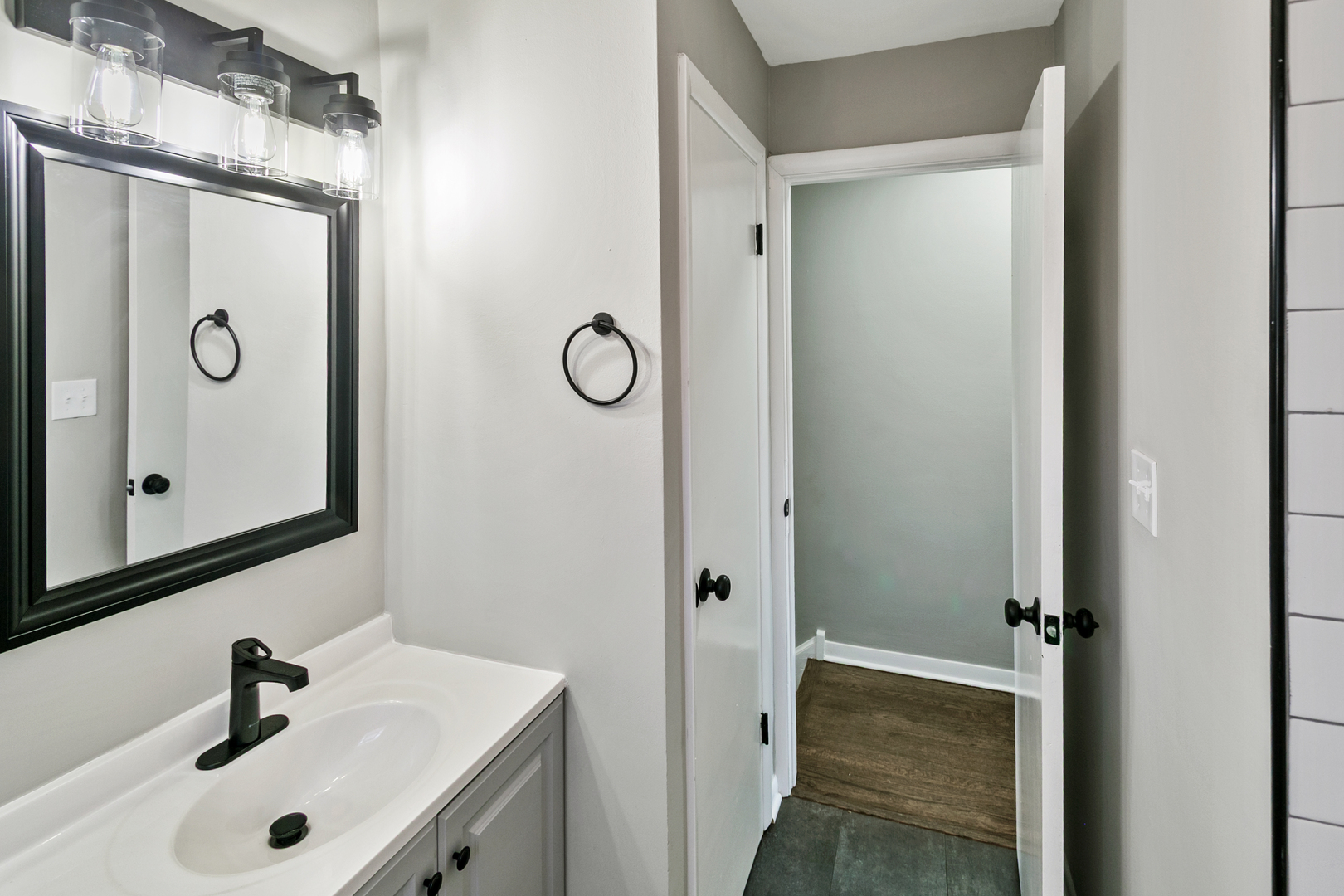 7704 Mcvicker Avenue Property Photo 11