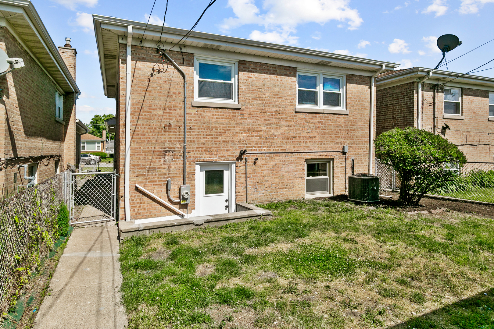 7704 Mcvicker Avenue Property Photo 20