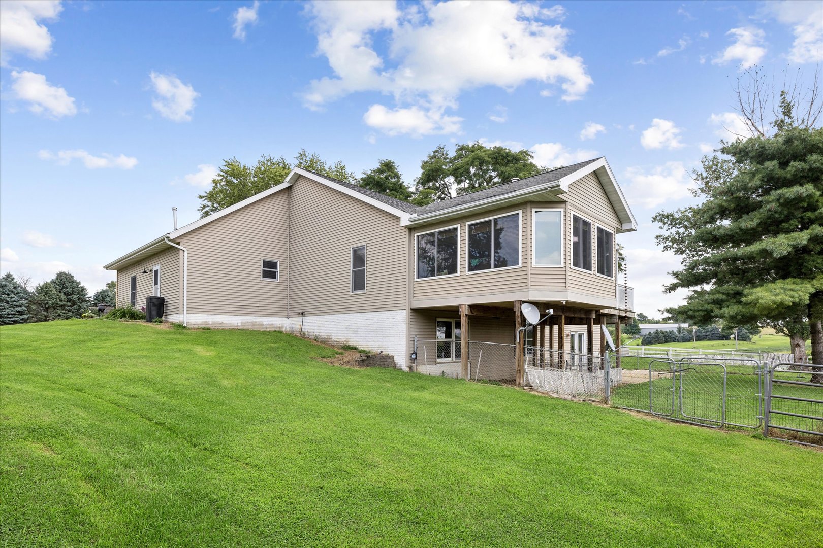 12433 Prairie Center Road Property Photo 5