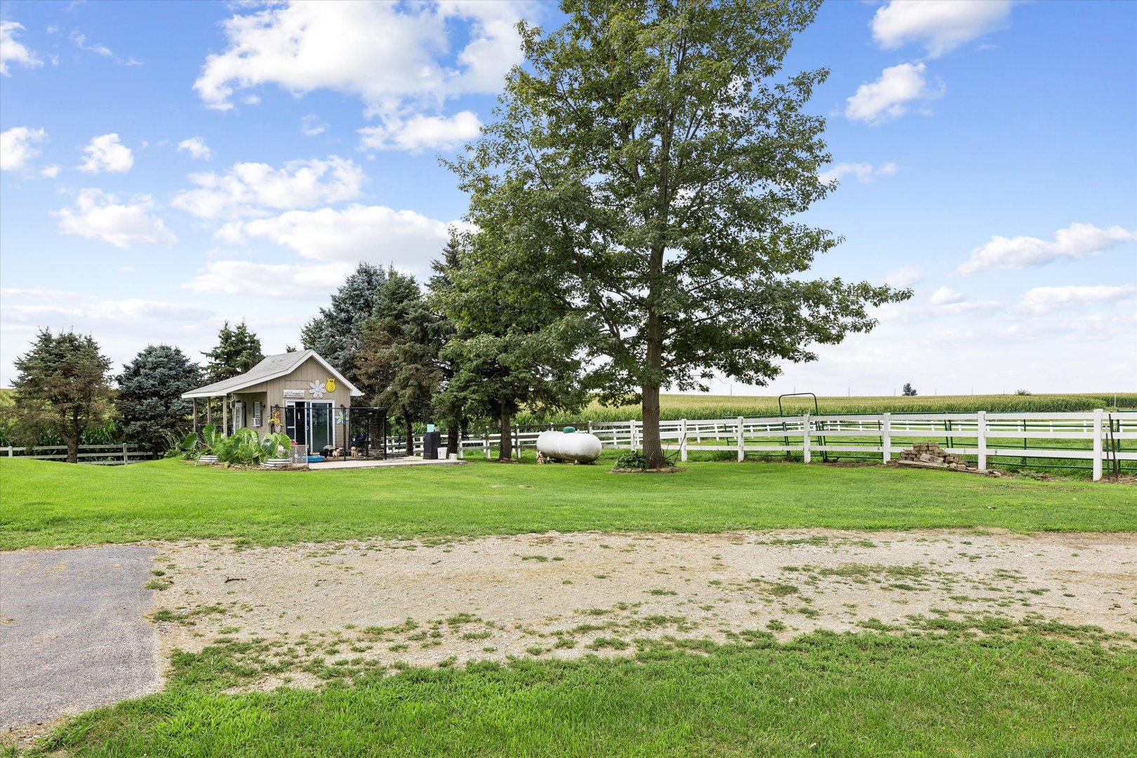12433 Prairie Center Road Property Photo 8