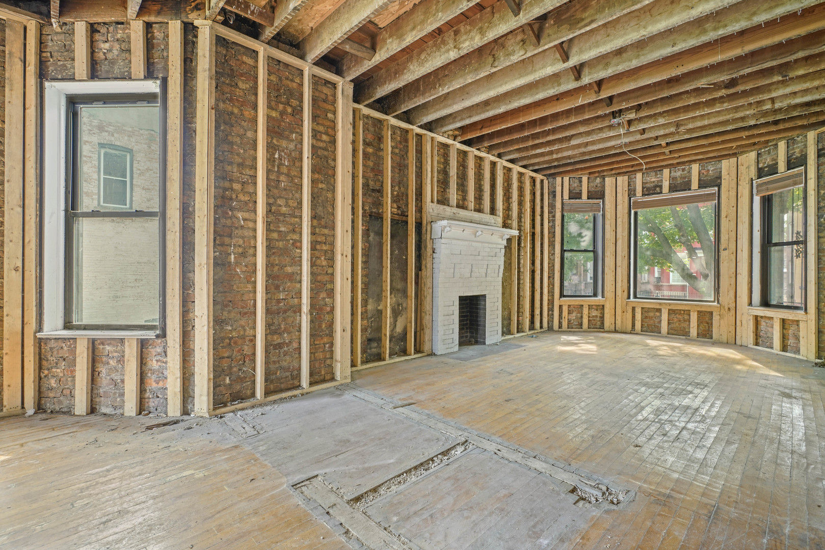 6215 S Evans Avenue Property Photo 4