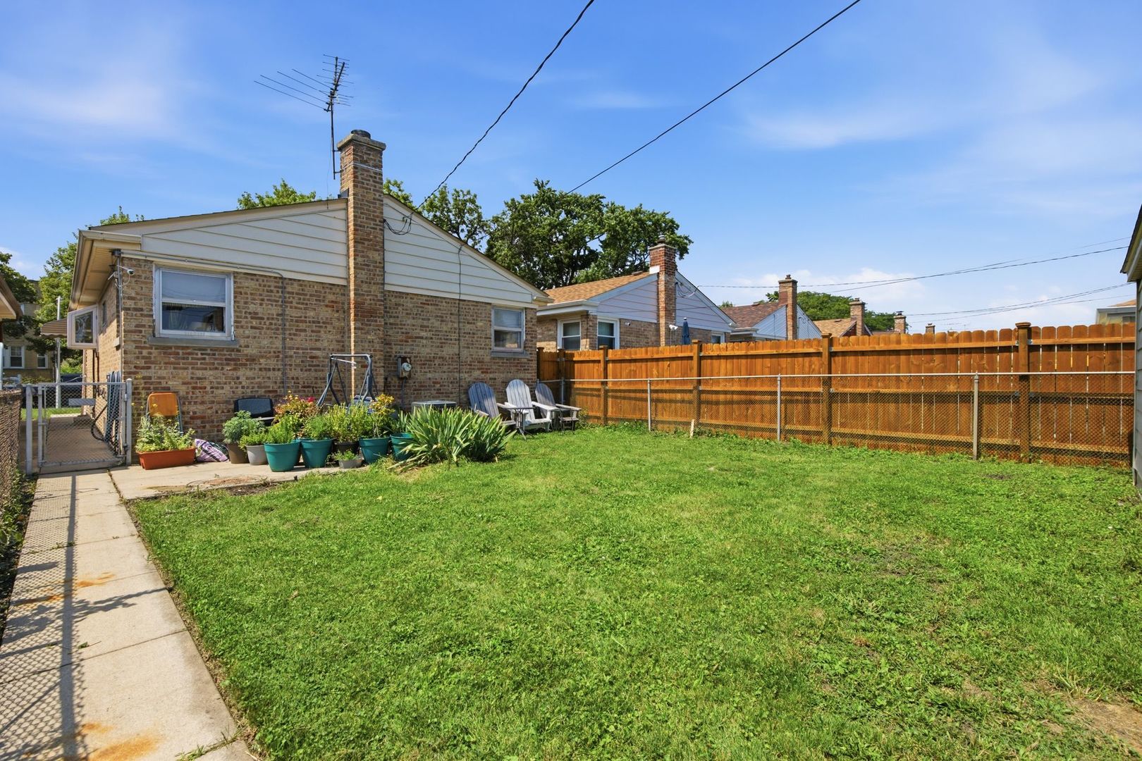 2503 N Menard Avenue Property Photo 29