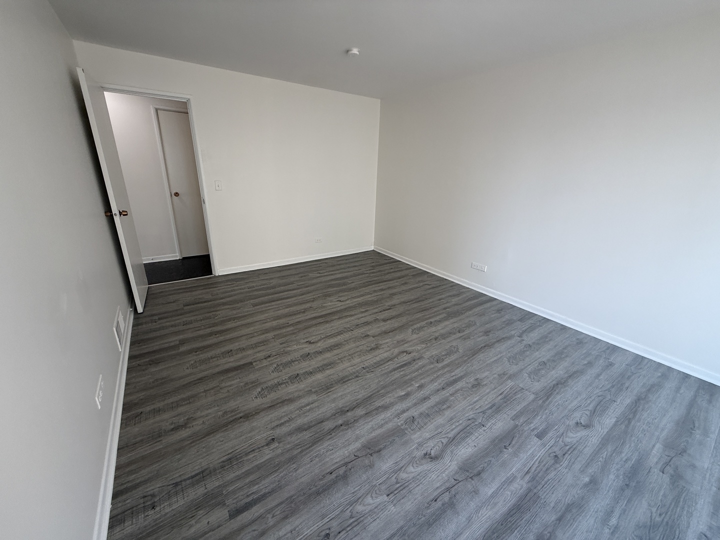 2300 N Harlem Avenue 606 Property Photo 10
