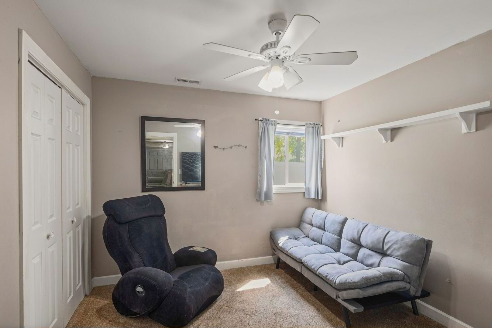 827 W Northeast Shore Drive Property Photo 7