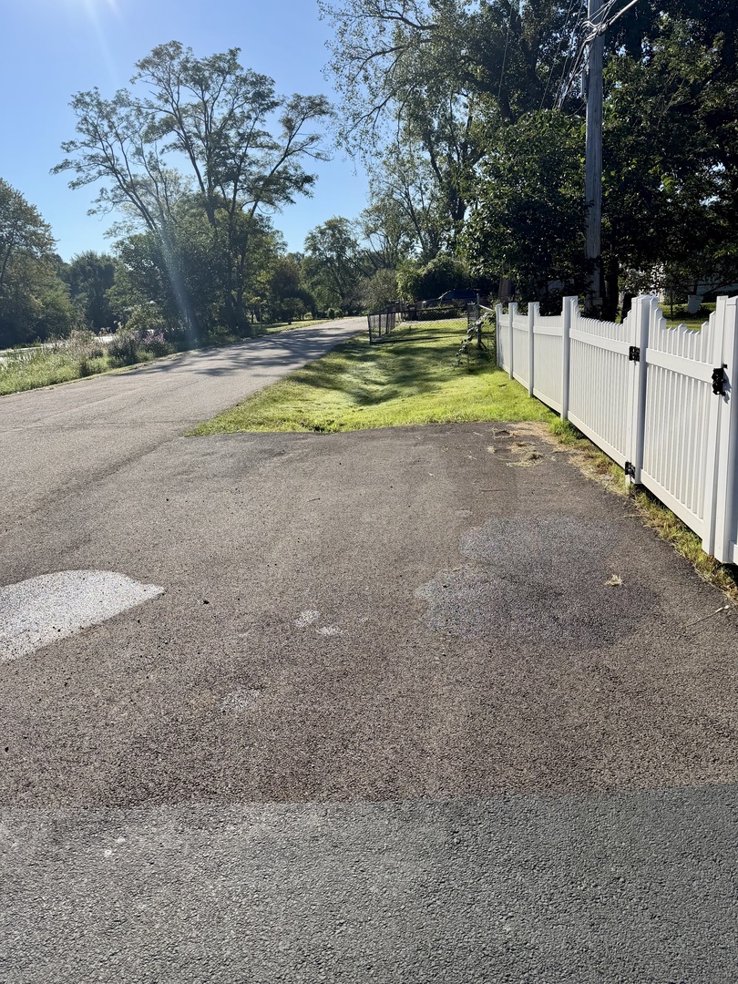 827 W Northeast Shore Drive Property Photo 21