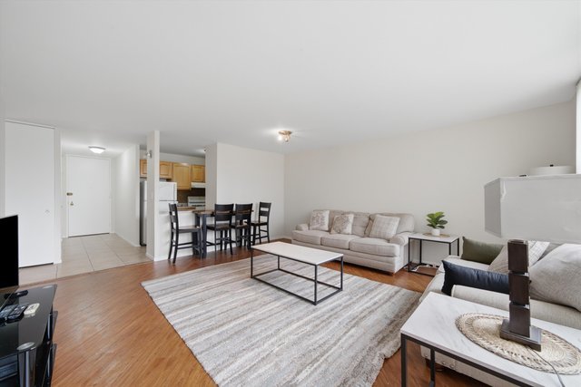2605 S Indiana Avenue 304 Property Photo 6