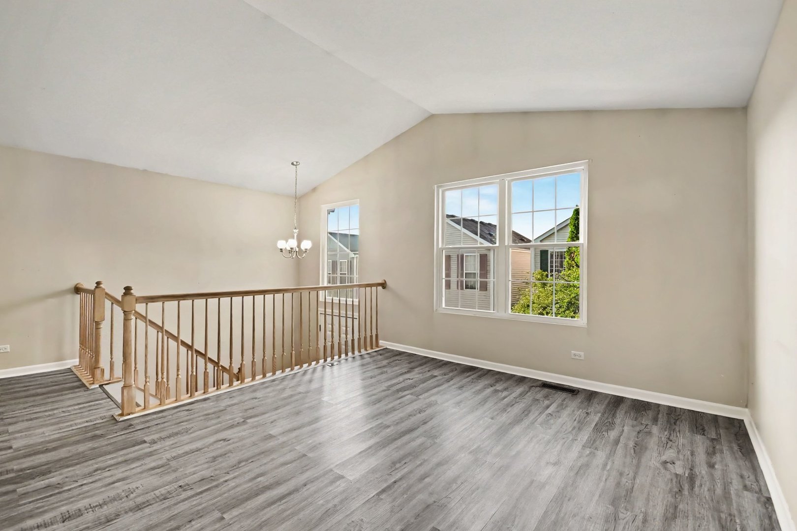 1033 Symphony Drive Property Photo 4