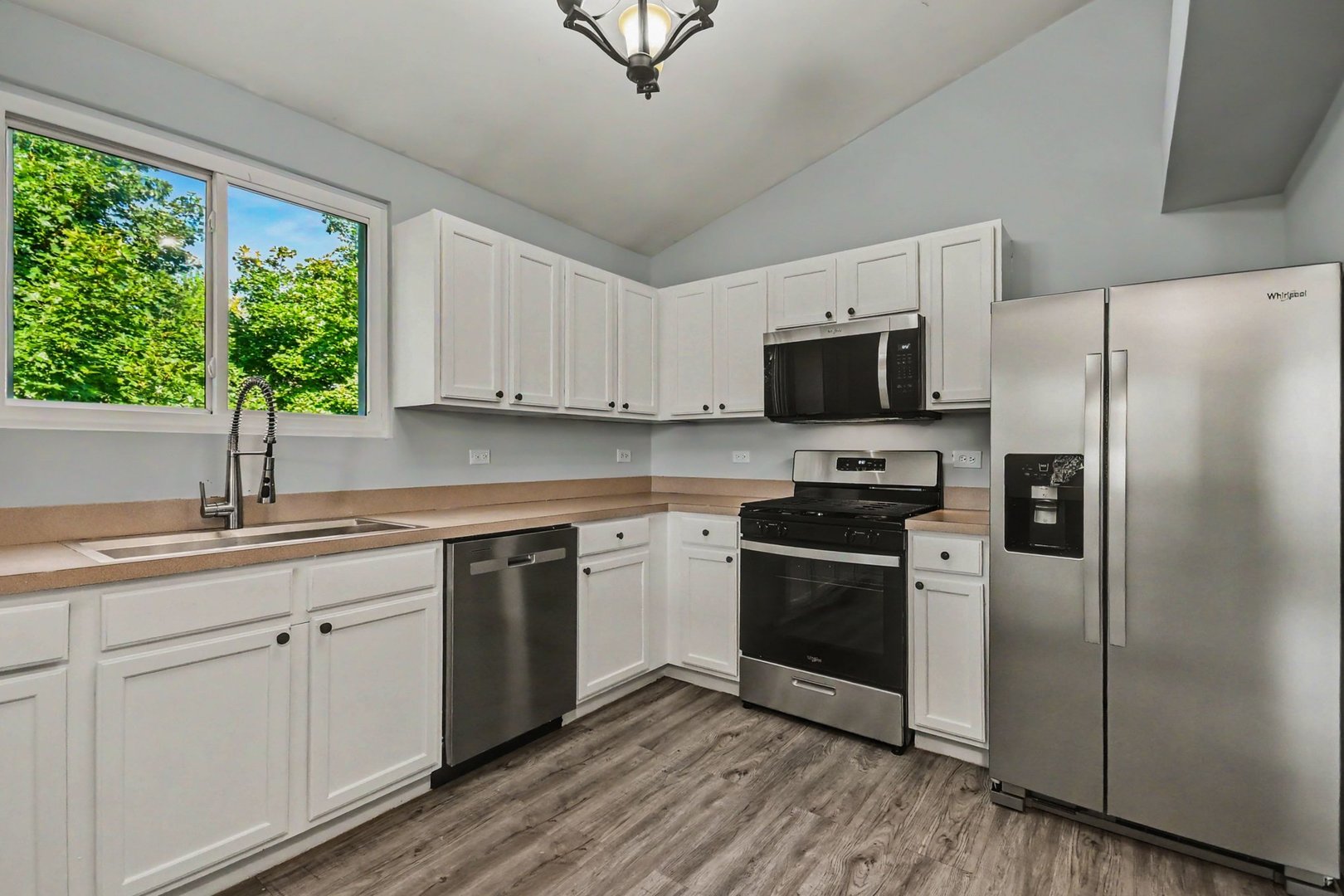 1033 Symphony Drive Property Photo 9