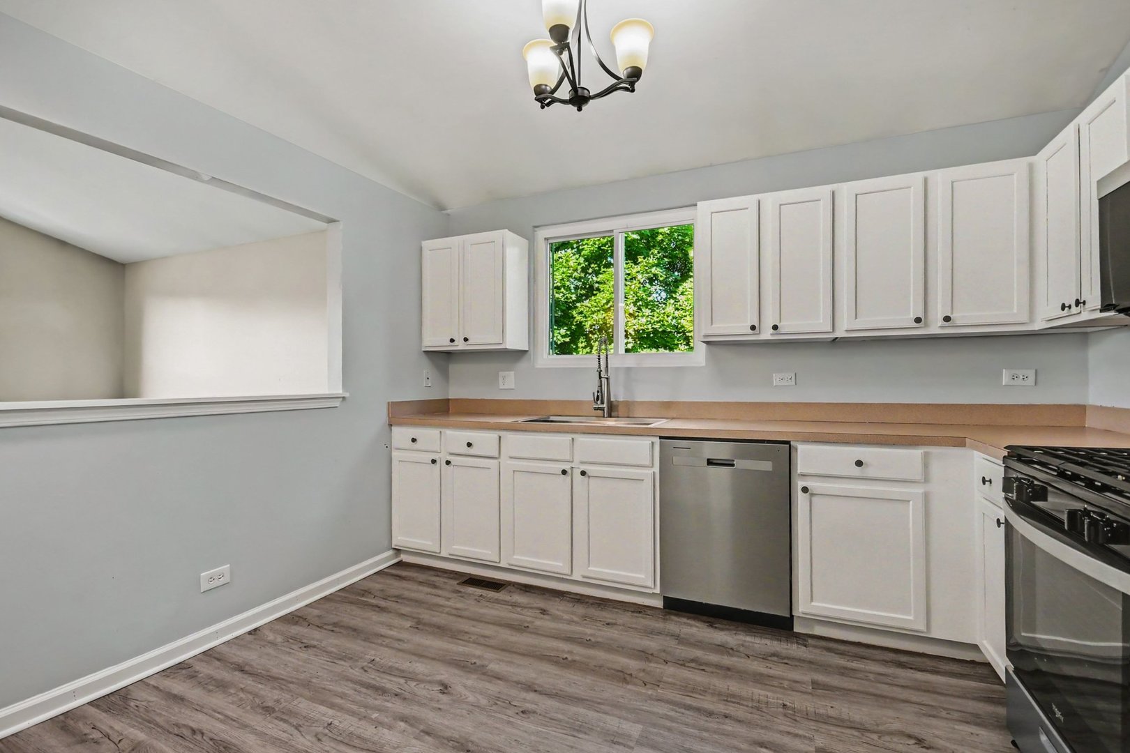 1033 Symphony Drive Property Photo 10