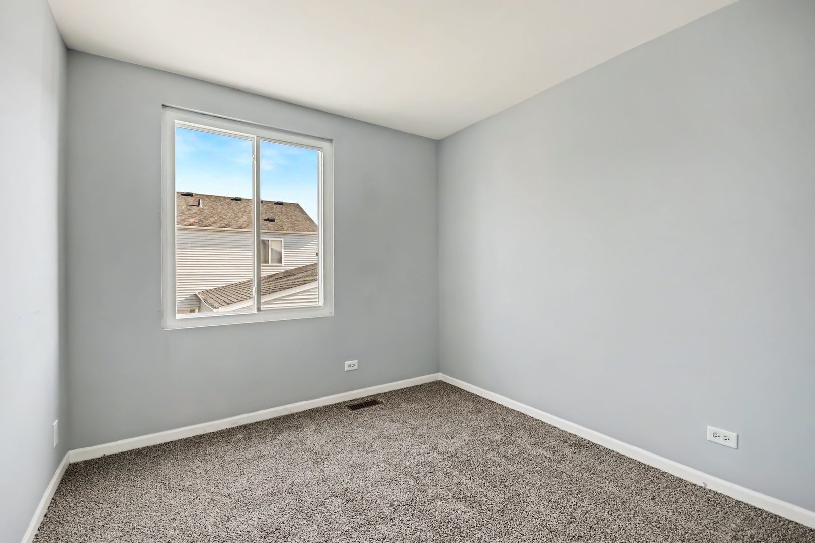 1033 Symphony Drive Property Photo 12