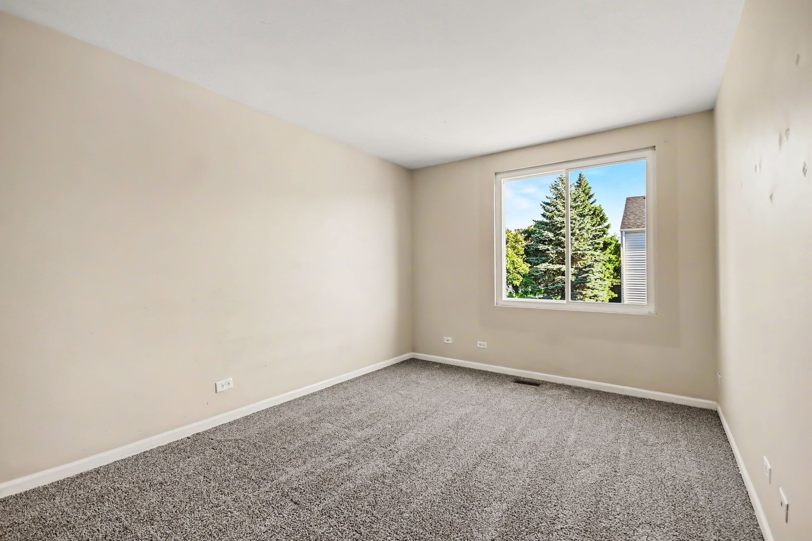 1033 Symphony Drive Property Photo 13