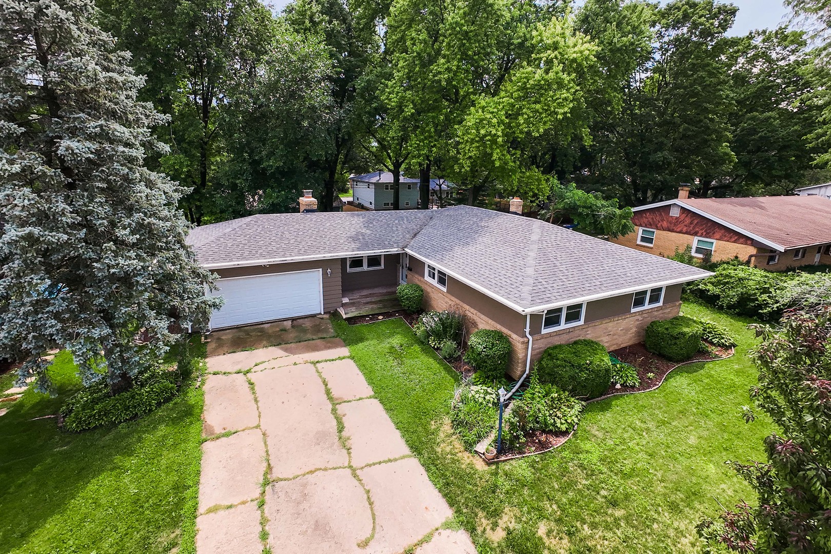 216 Fairmont Drive Property Photo 2