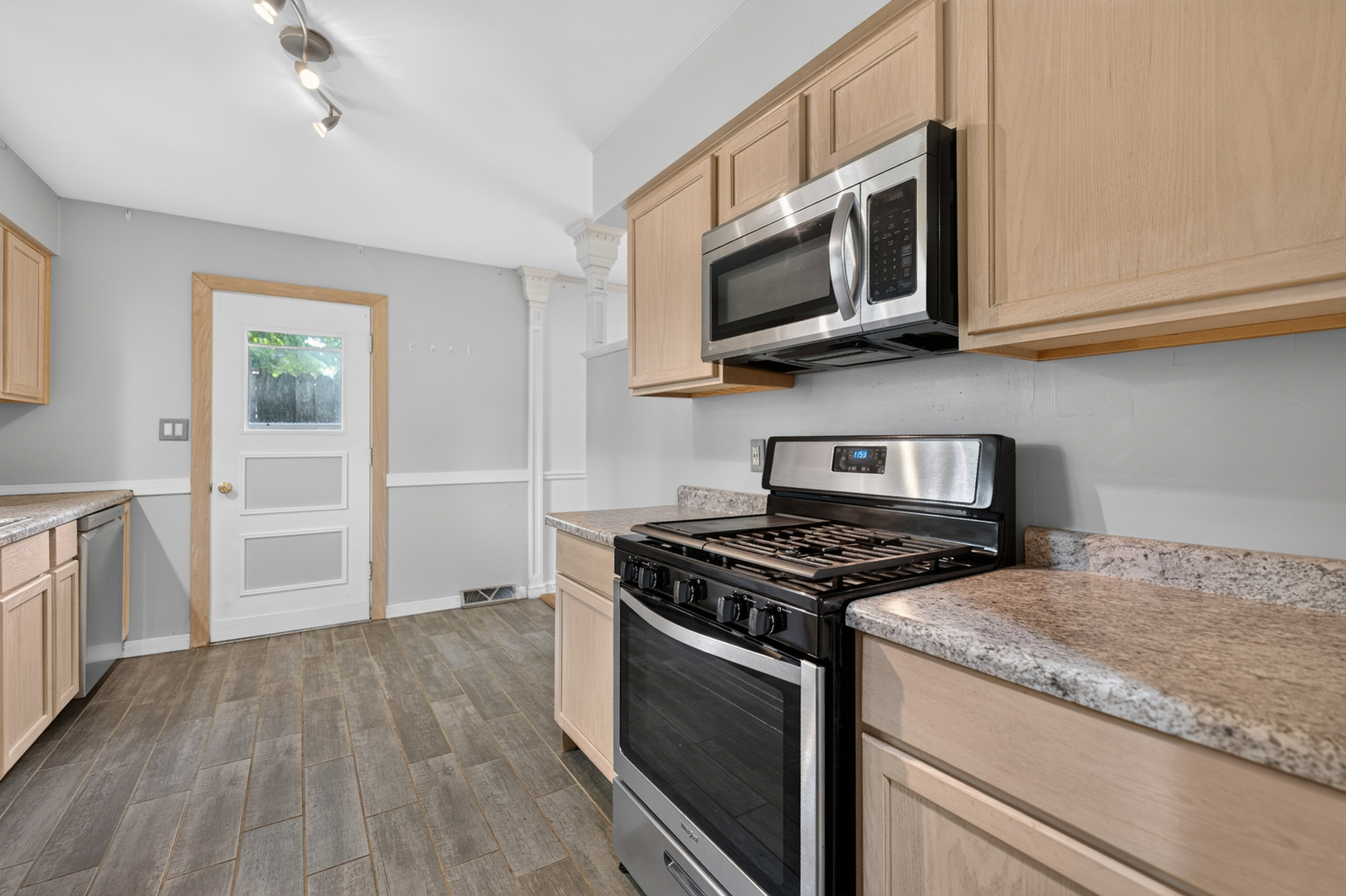 216 Fairmont Drive Property Photo 10