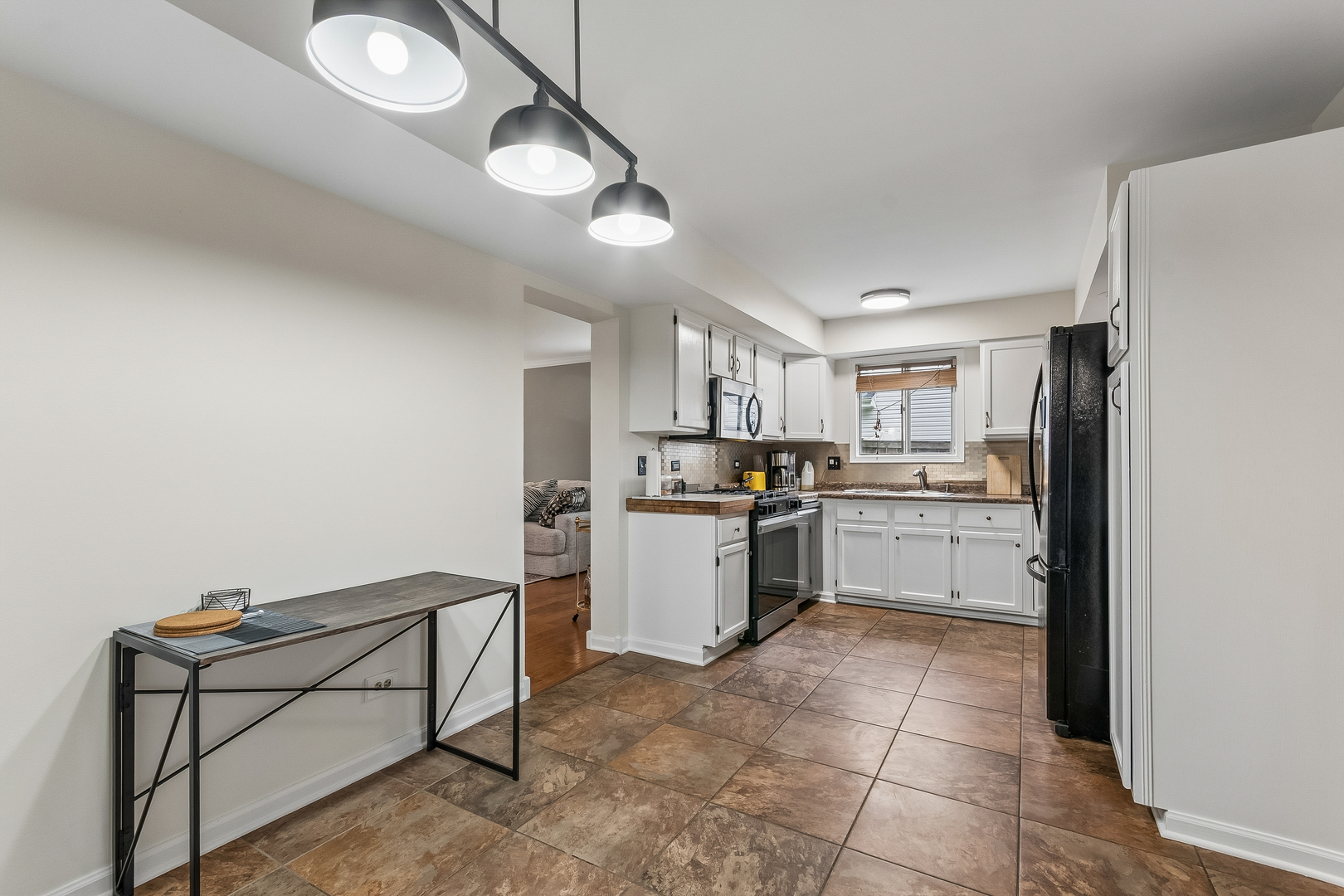 298 Danbury Drive Property Photo 4