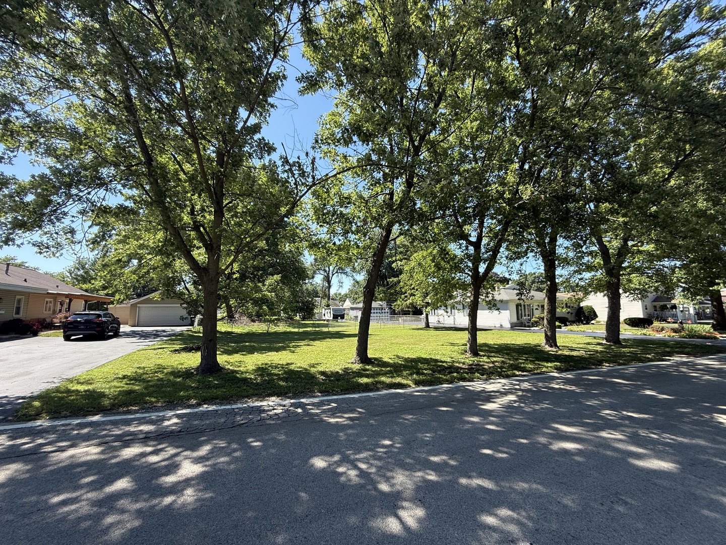 3048 Derrough Avenue Property Photo 2