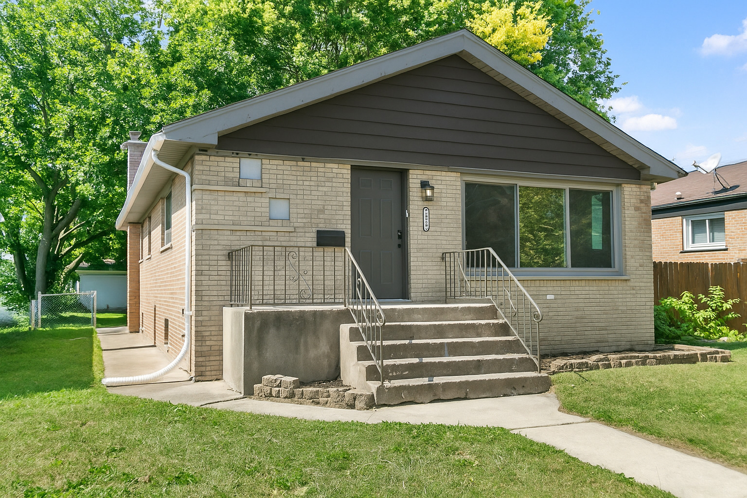 14214 Minerva Avenue Property Photo 1