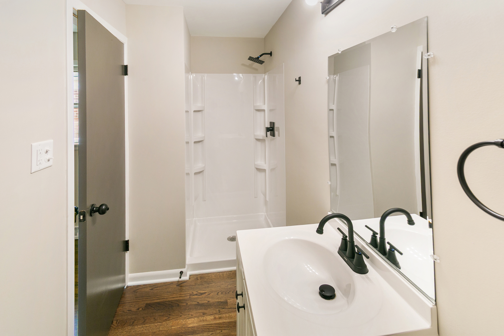 14214 Minerva Avenue Property Photo 6