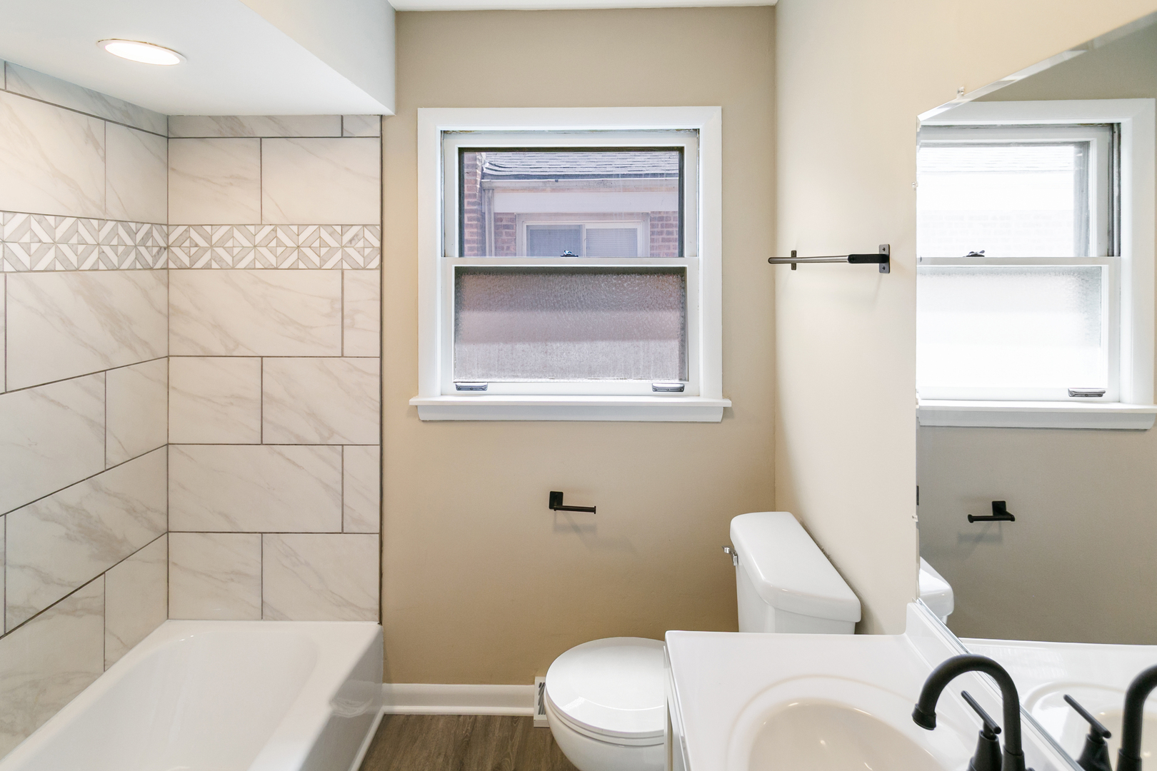14214 Minerva Avenue Property Photo 9