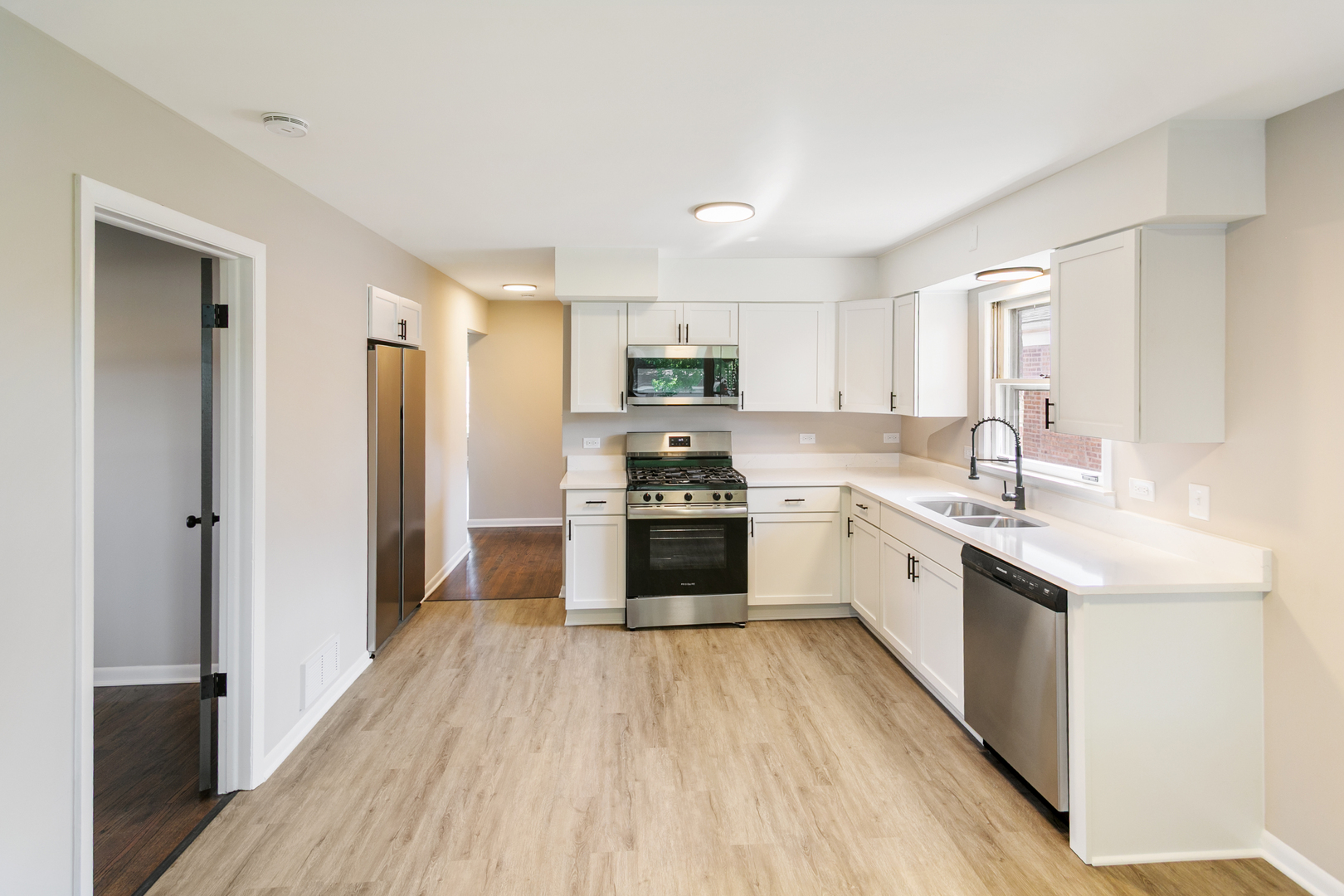 14214 Minerva Avenue Property Photo 11