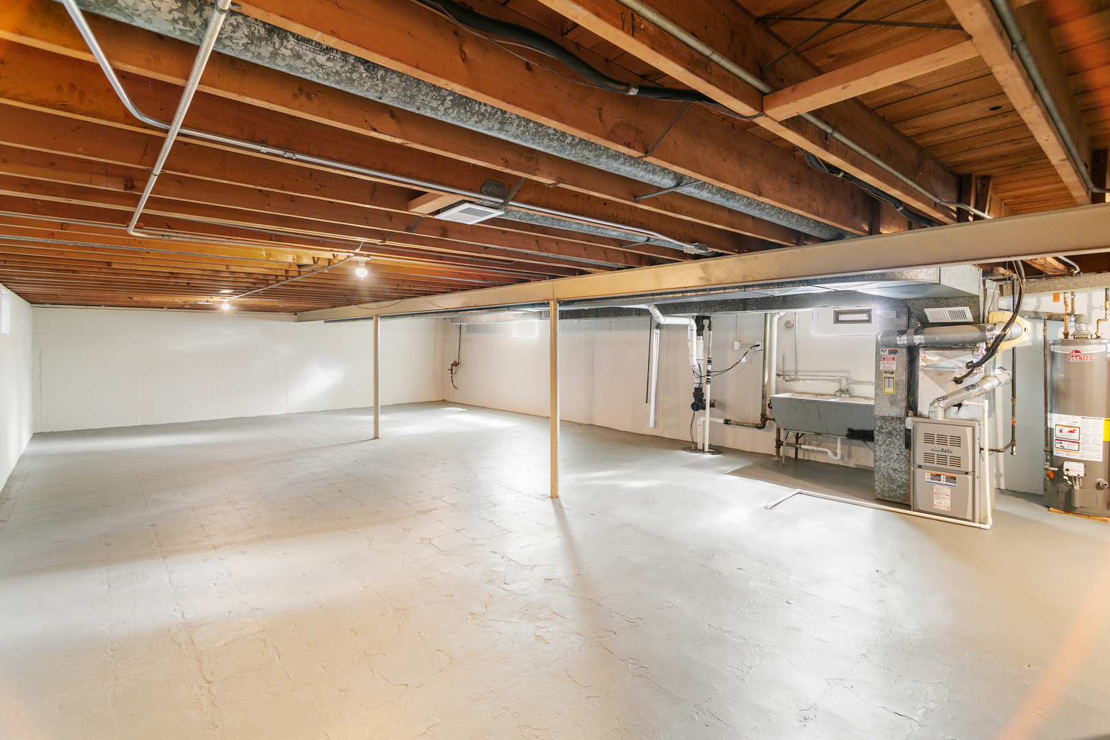 14214 Minerva Avenue Property Photo 14