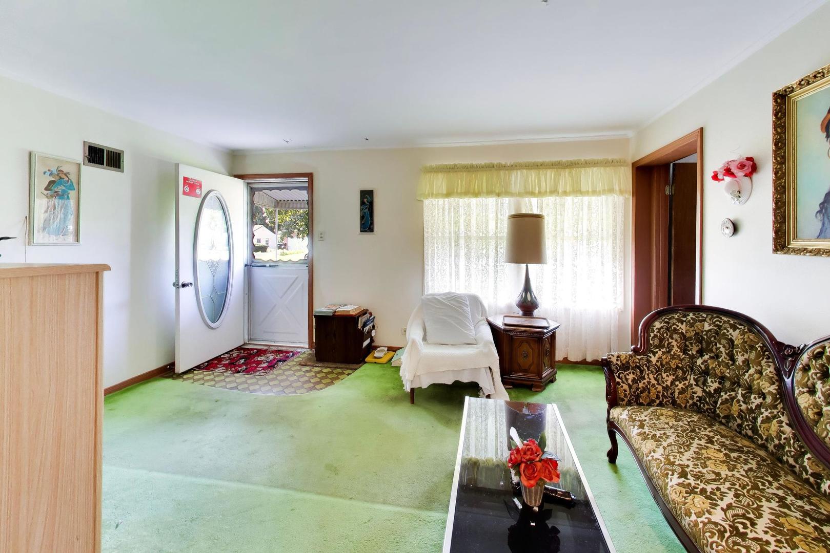980 Kenilworth Terrace Property Photo 4