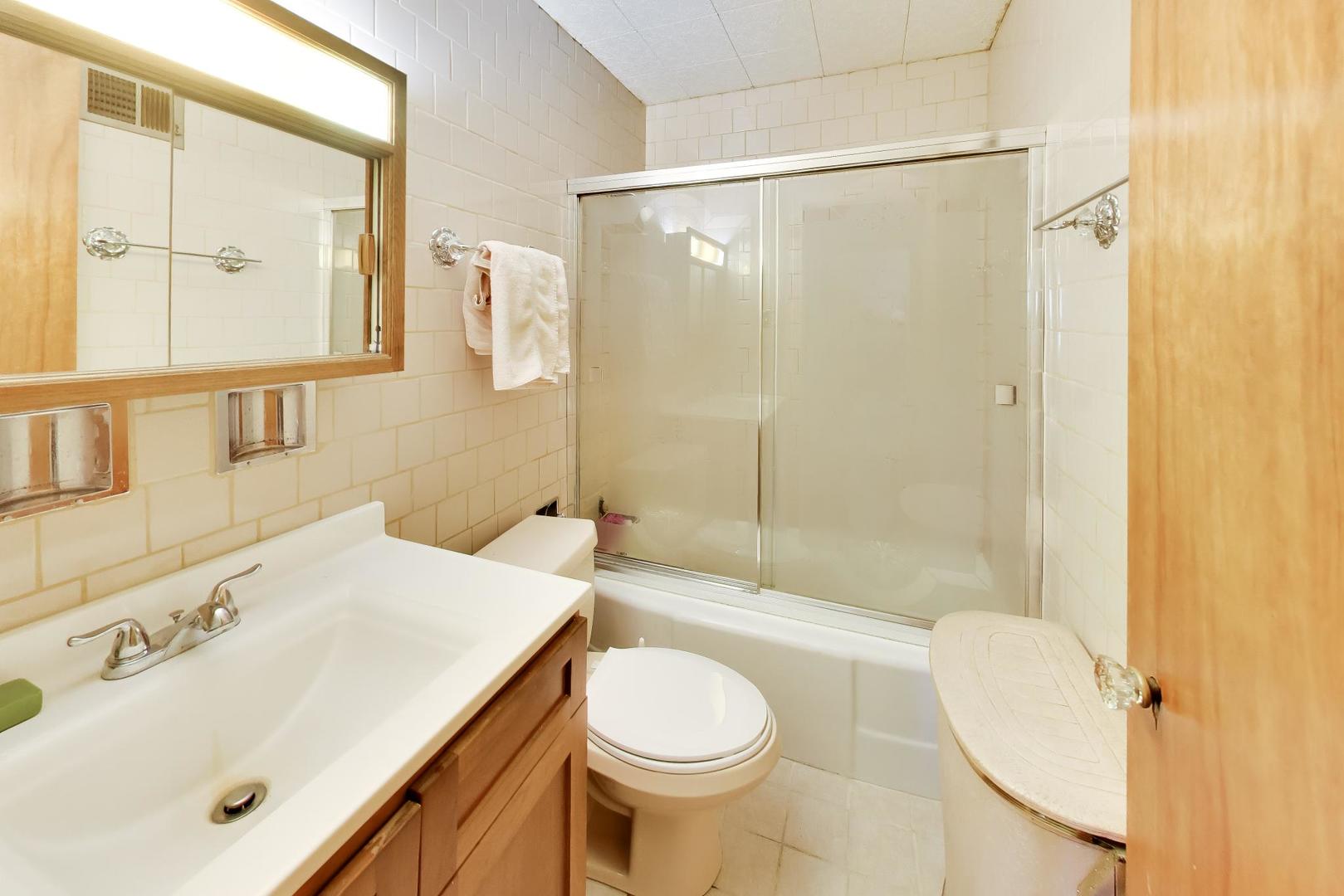 980 Kenilworth Terrace Property Photo 11