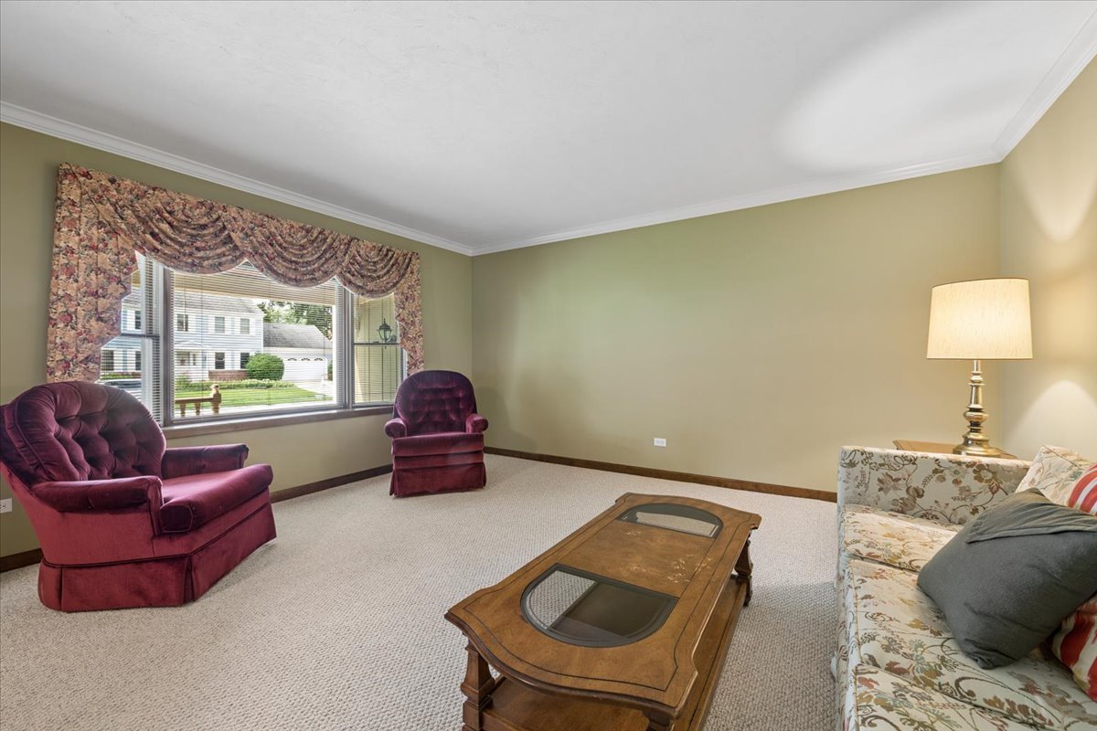 2440 Harbor Court Property Photo 4
