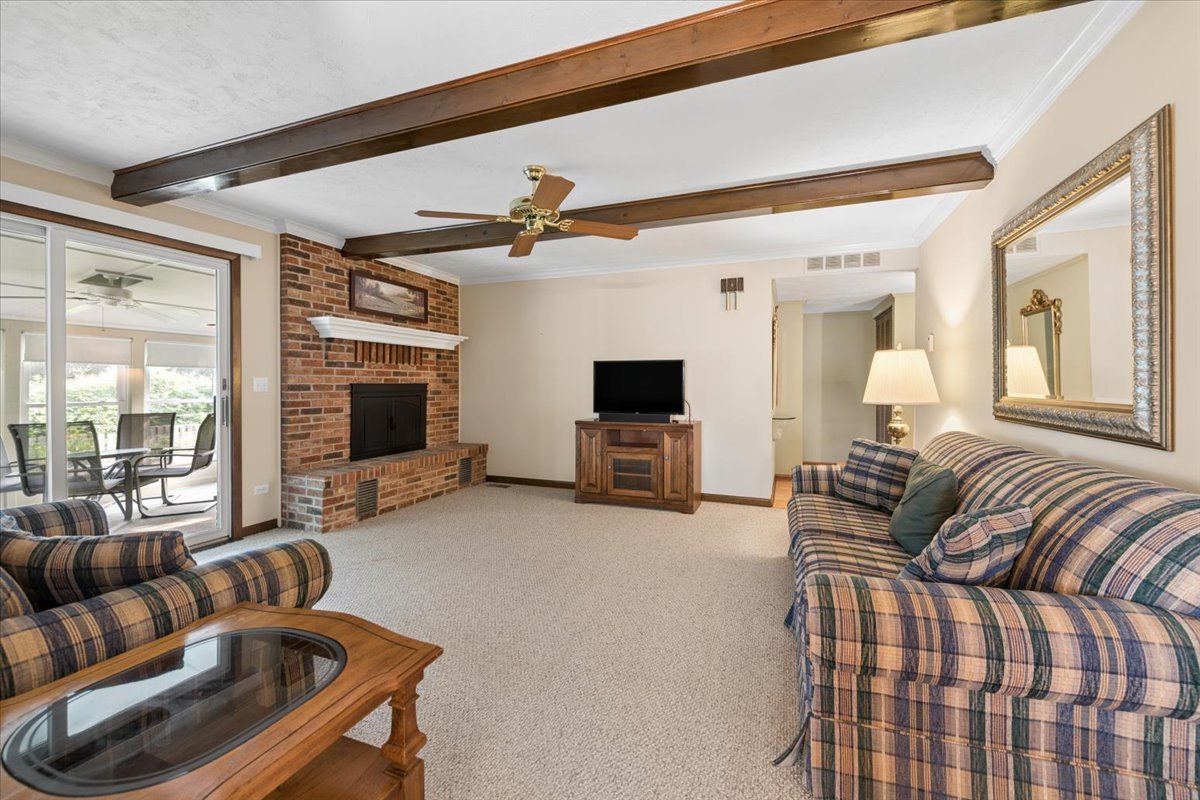2440 Harbor Court Property Photo 7