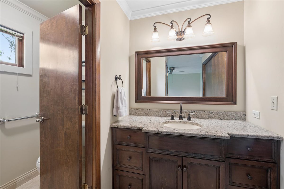2440 Harbor Court Property Photo 17