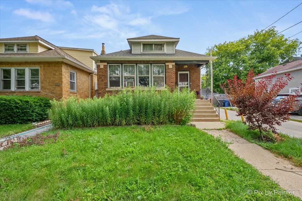 1711 Hartrey Avenue Property Photo 1