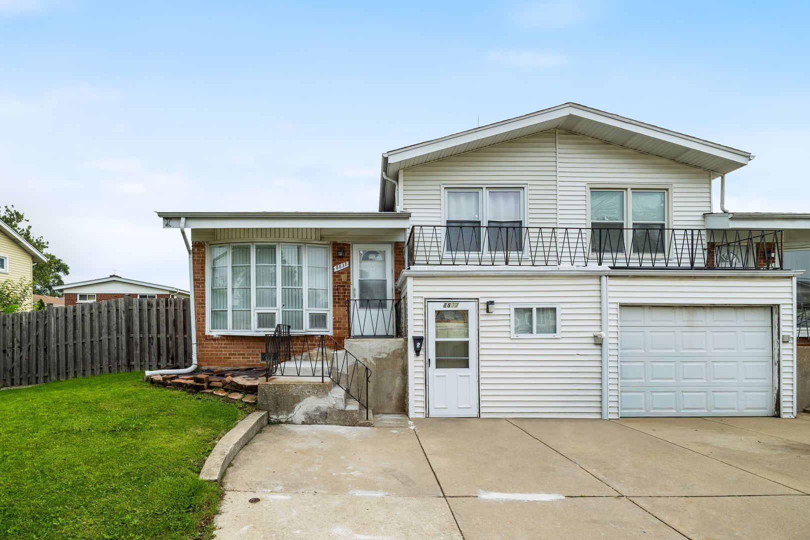 8837 Robin Drive Property Photo 1