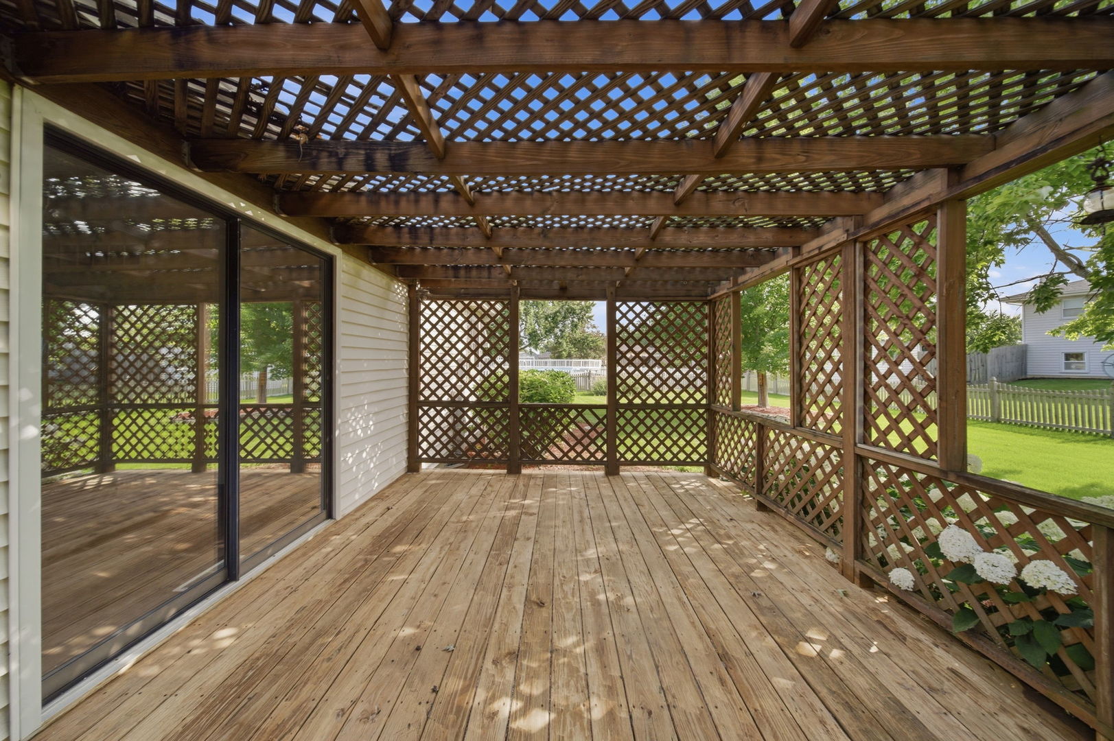 909 Knollside Road Property Photo 8