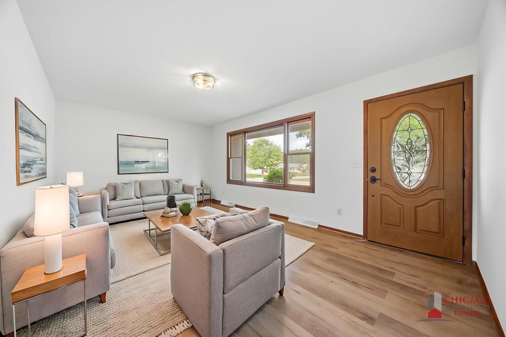 909 Knollside Road Property Photo 10