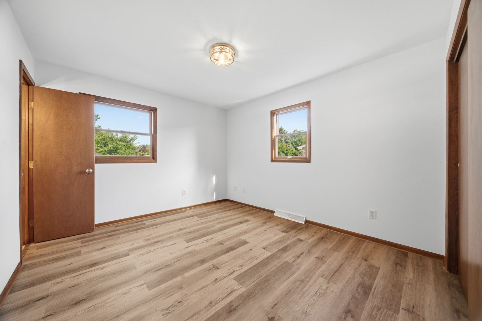 909 Knollside Road Property Photo 19