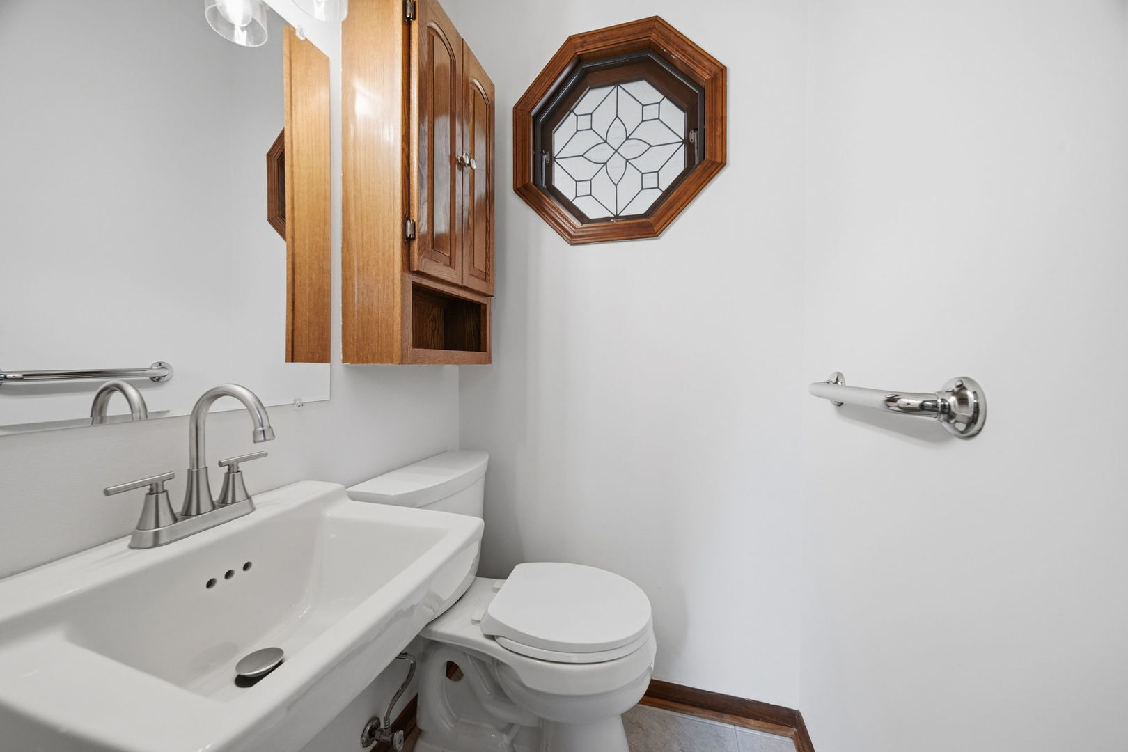 909 Knollside Road Property Photo 22
