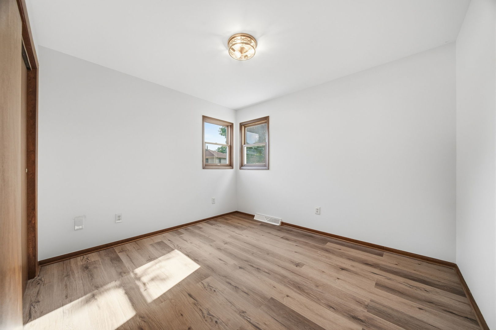909 Knollside Road Property Photo 24