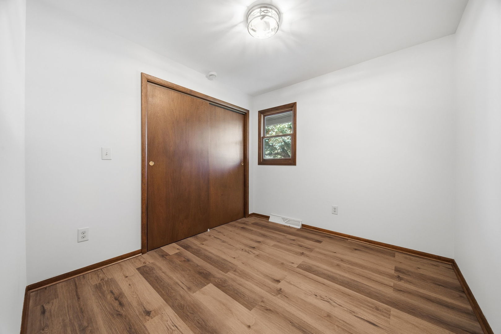 909 Knollside Road Property Photo 26