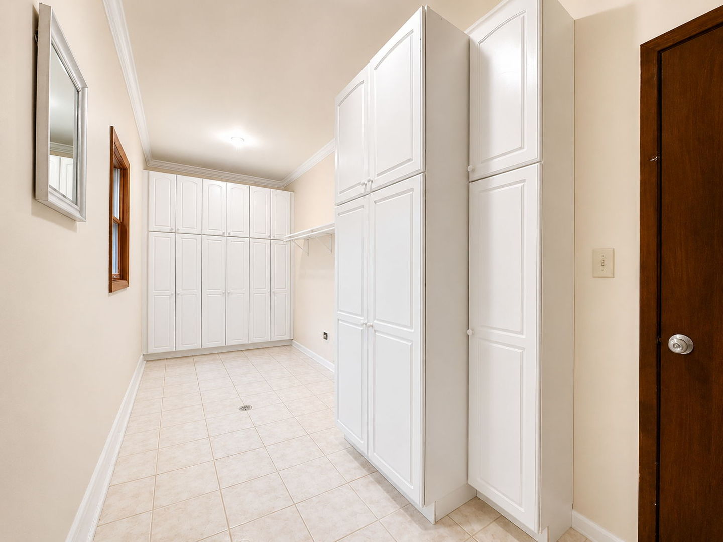 909 Knollside Road Property Photo 28