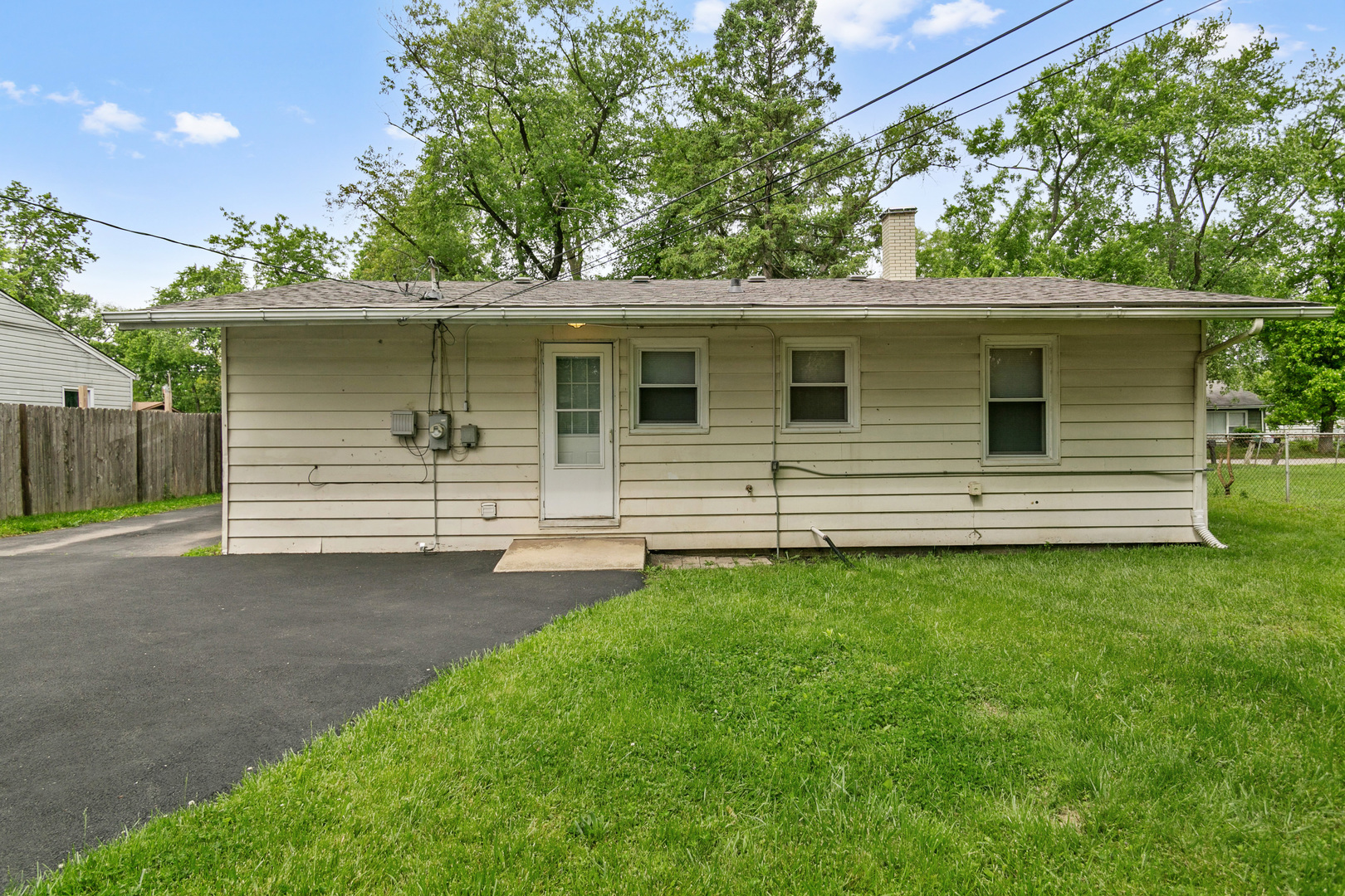 15403 Cherry Lane Property Photo 5